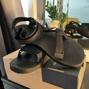 Teva original sandals size 7
